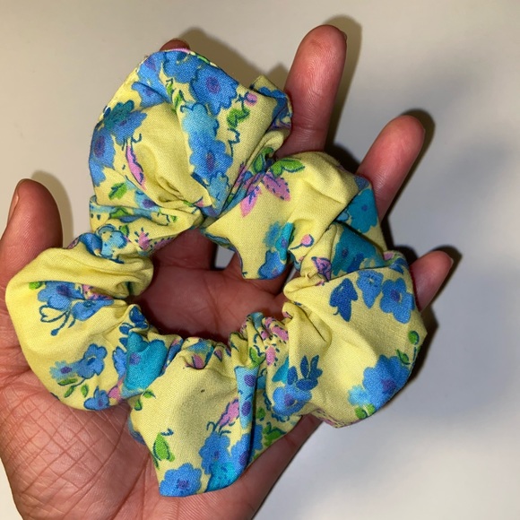 Handmade FLORA cozybeanz Scrunchie - Picture 2 of 4
